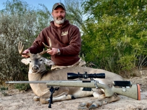Aaron Robert hunting with March FX 4.5-28×52 (pre-production model)